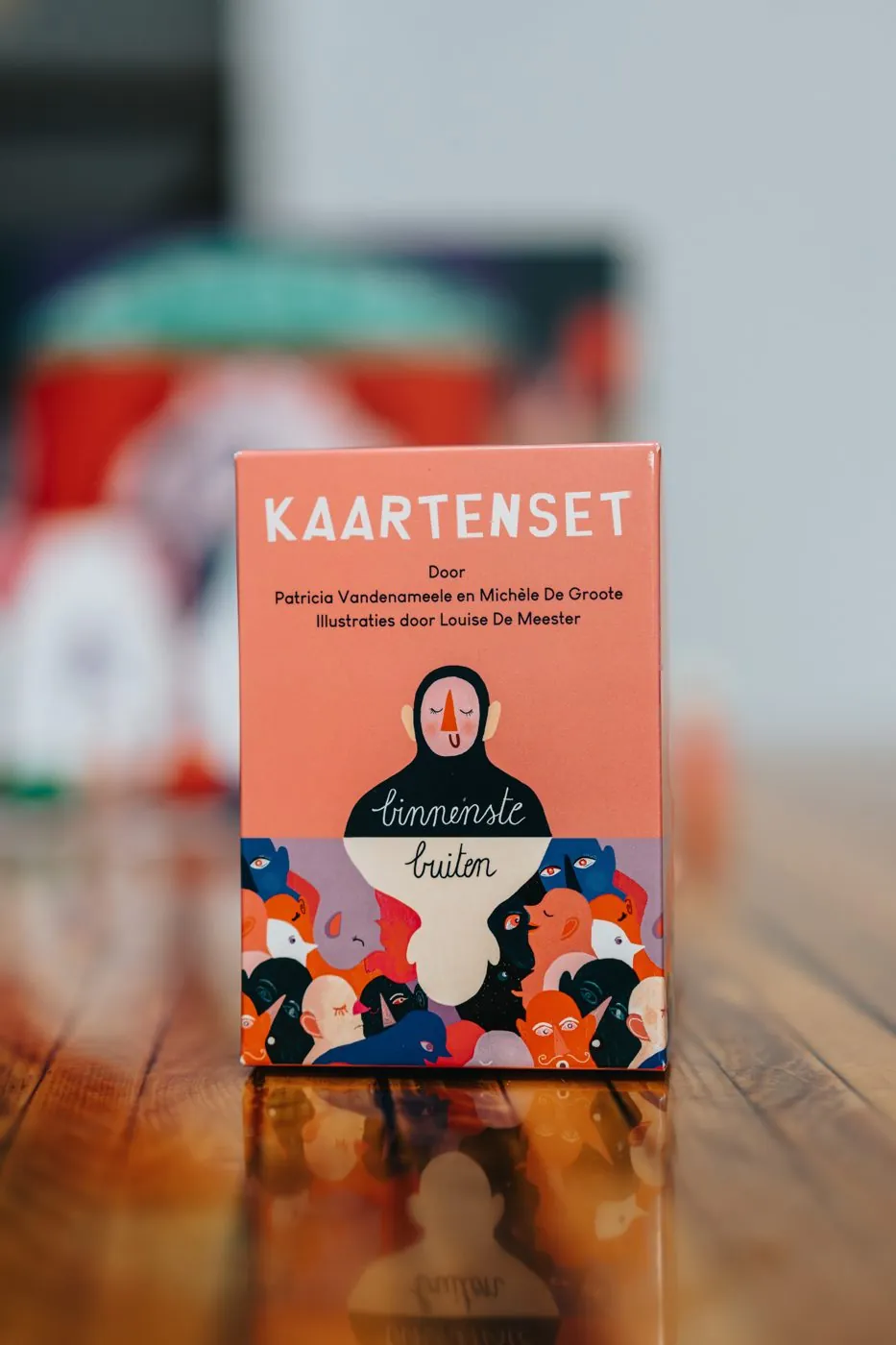 De eerste doosjes van de kaartenset